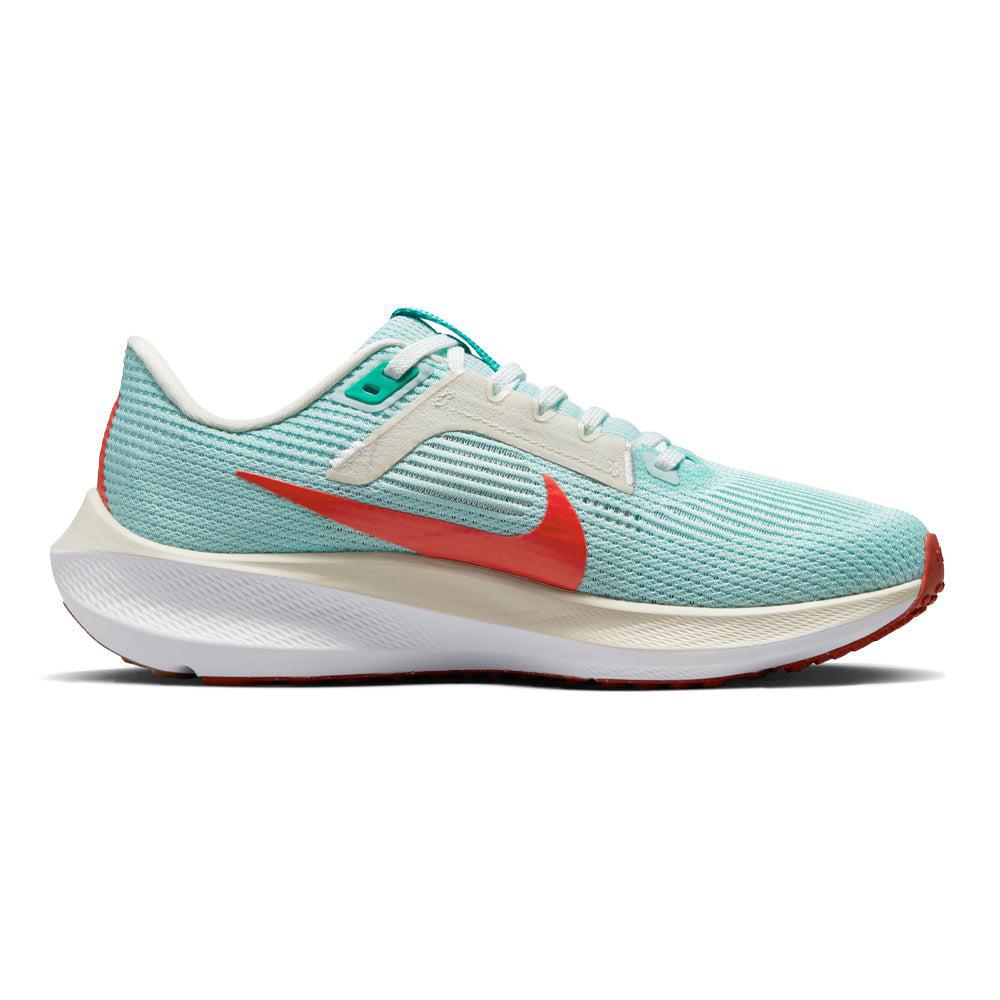 Women's Nike Pegasus 40, Jade Ice/Picante Red-White-Sea Glass, 10 B Medium