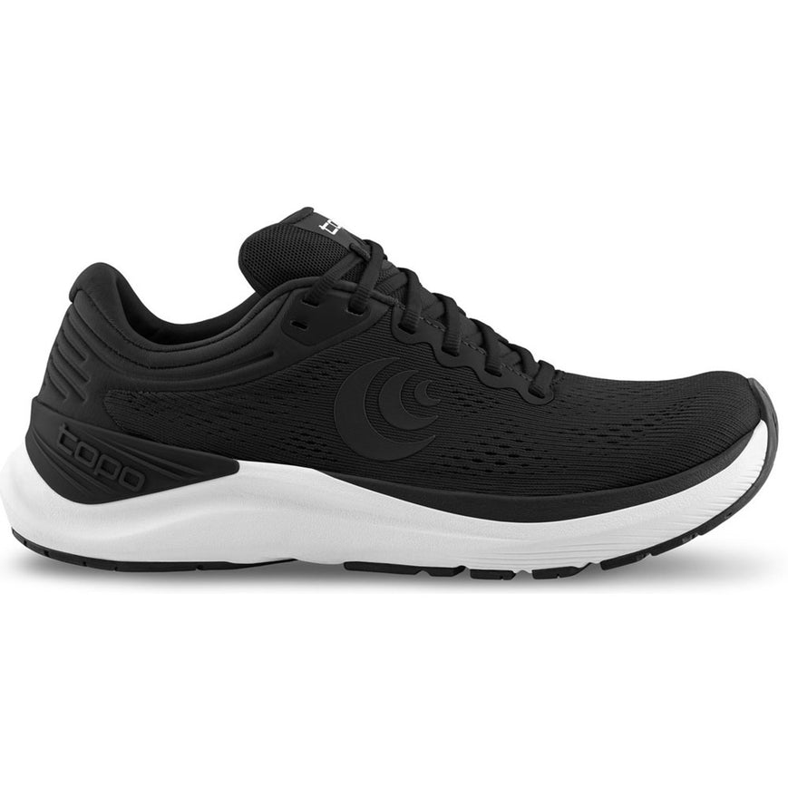 Women's Topo Athletic Ultrafly 4, Black/White, 7 D Wide